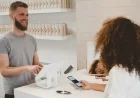 كيف تستخدم تحليلات بيانات IoT للتنبؤ بسلوك العملاء؟