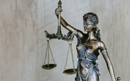 القوانين والامتثال في عالم إنترنت الأشياء: ما تحتاج الشركات معرفته