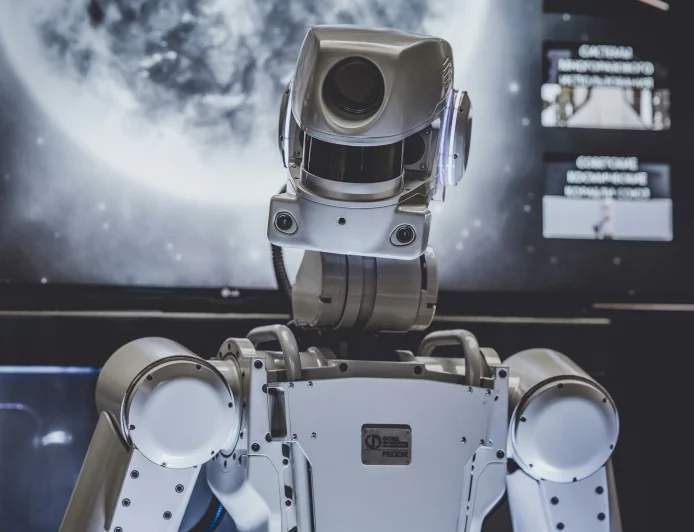 الذكاء الاصطناعي على الطرف (Edge AI): عندما يجتمع الذكاء مع محرك الجهاز